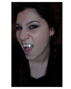 Scarecrow Vampirzähne UV Aktiv Regulär -Cosplay-Laden scarecrow vampir zaehne glow in the dark leuchtende vamirzaehne 18966 03 a16487e187