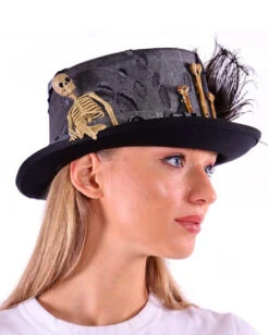 Schwarzer Voodoo Hut Mit Feder Und Skelett -Cosplay-Laden schwarzer voodoo kostuemhut mit federn und knochen fuer halloween voodoo kostuemzubehoer voodoo verkleidungszubehoer voodoo accessoire 53412 2